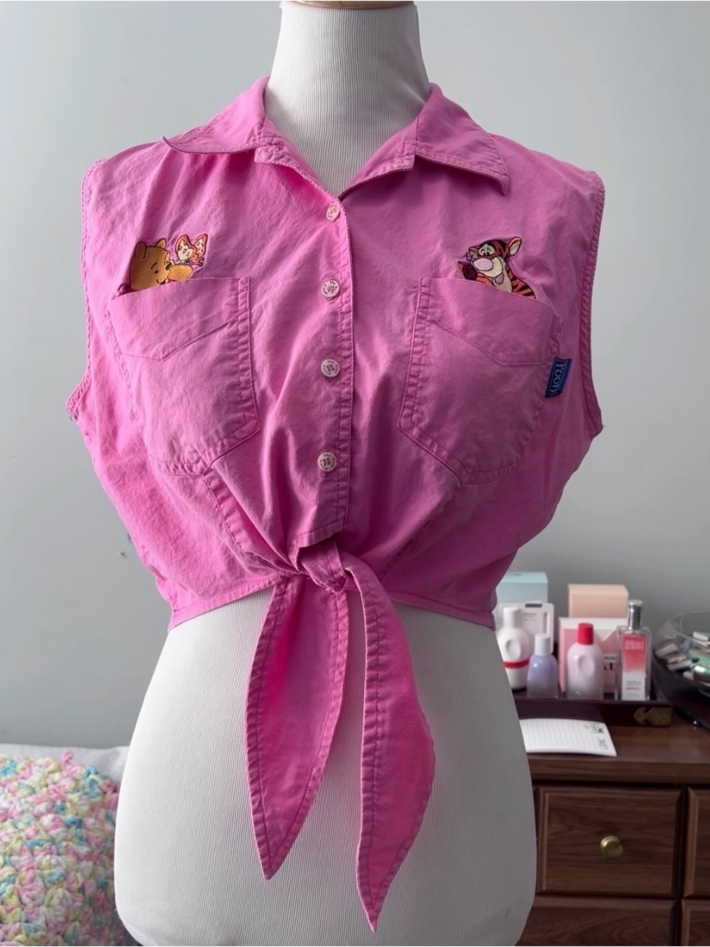 Vintage Disney Winnie the Pooh Pink Tie Front Sleeveless Crop Shirt Size L